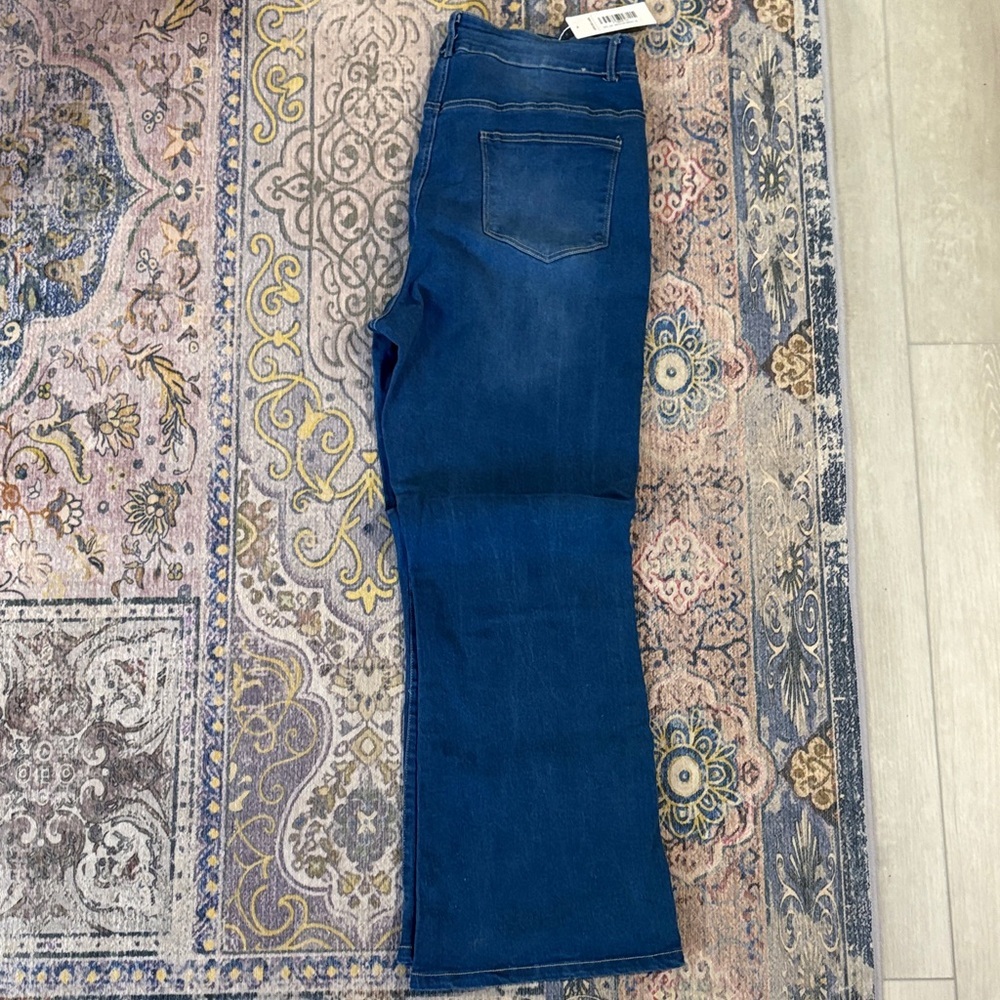 Women's Boot Cut Stretch Jeans in Dark Blue